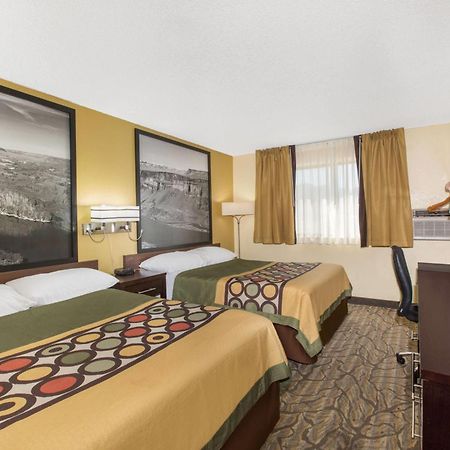 Super 8 By Wyndham Nampa Hotel Екстериор снимка