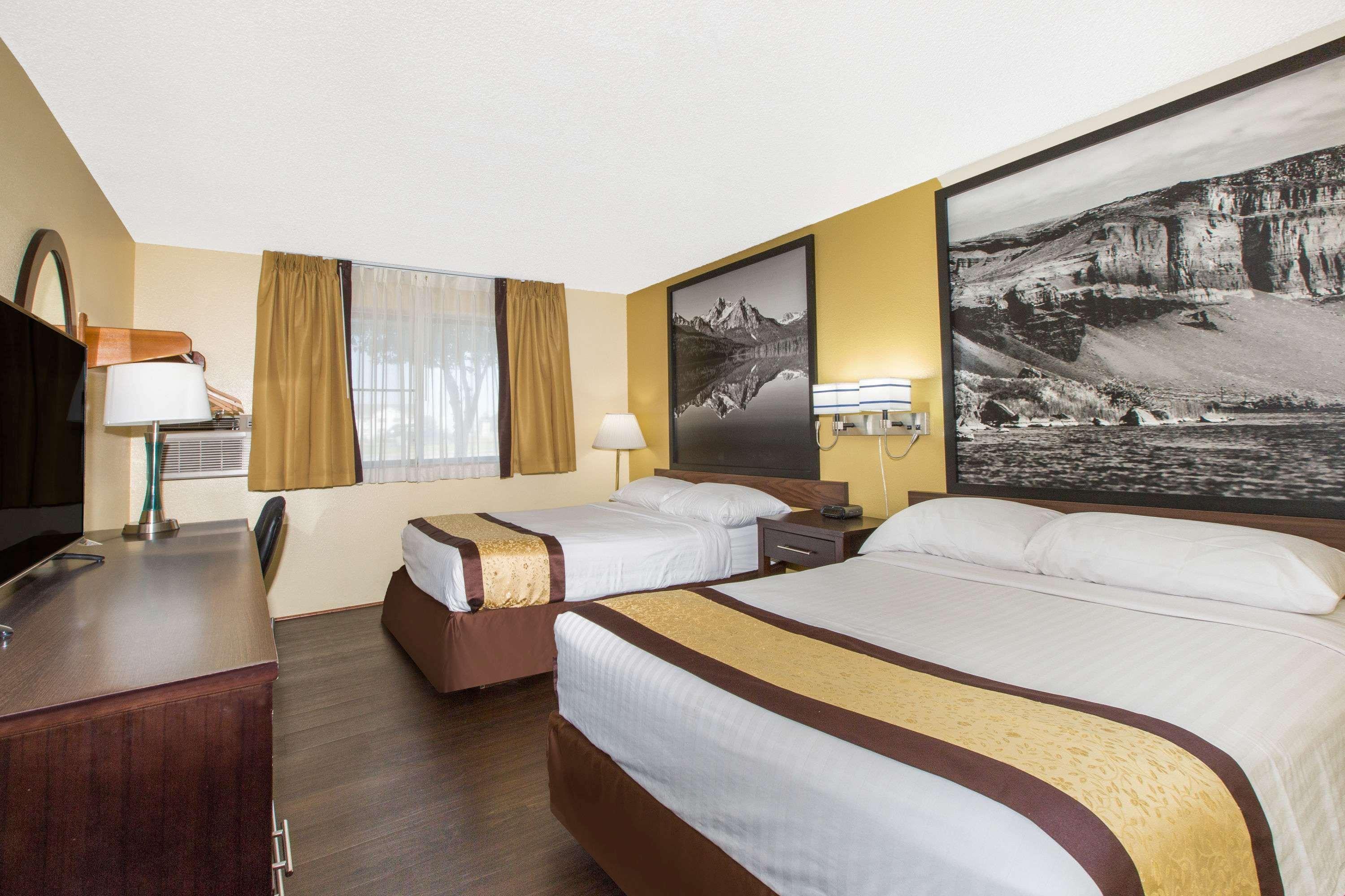 Super 8 By Wyndham Nampa Hotel Екстериор снимка
