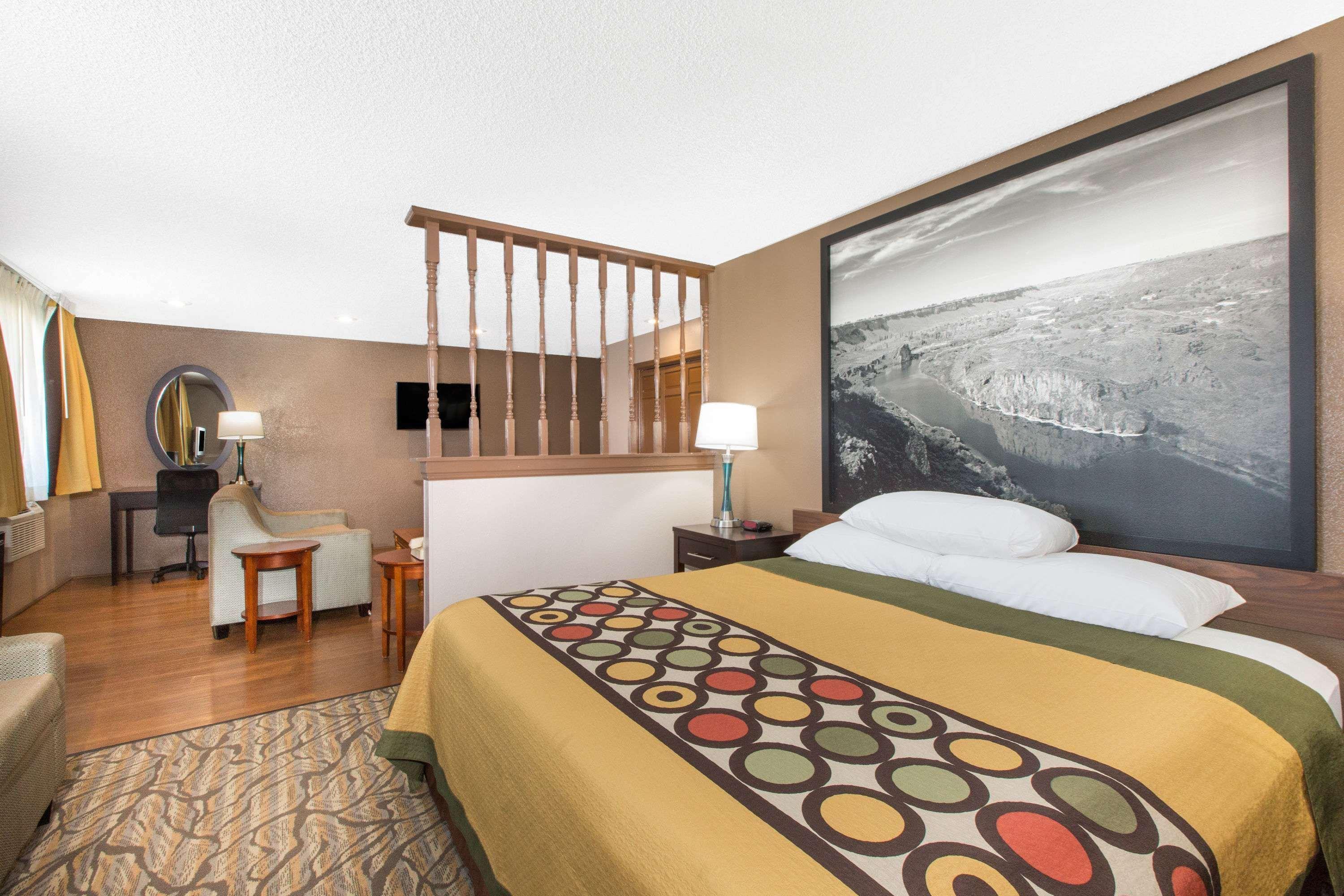 Super 8 By Wyndham Nampa Hotel Екстериор снимка