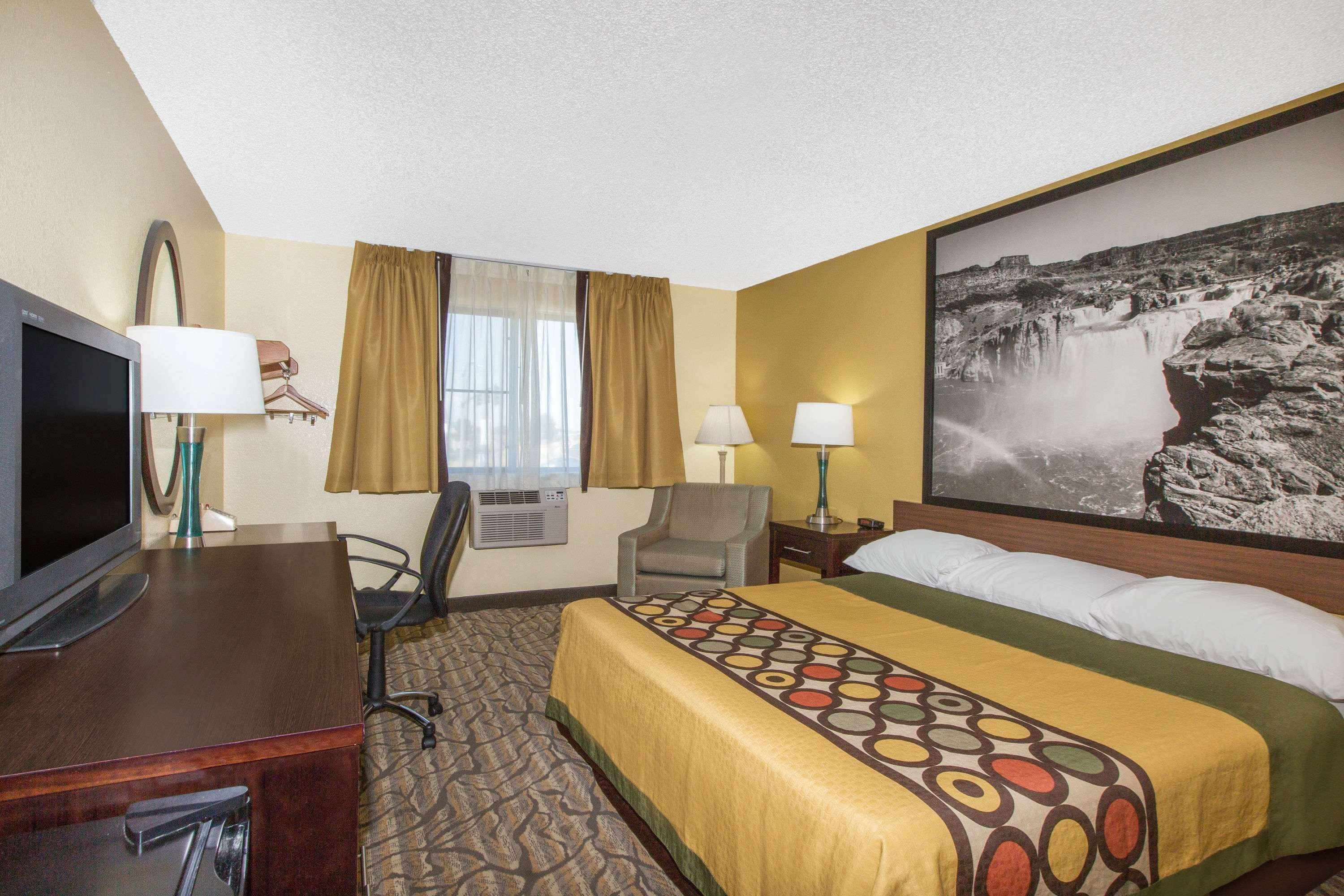 Super 8 By Wyndham Nampa Hotel Екстериор снимка