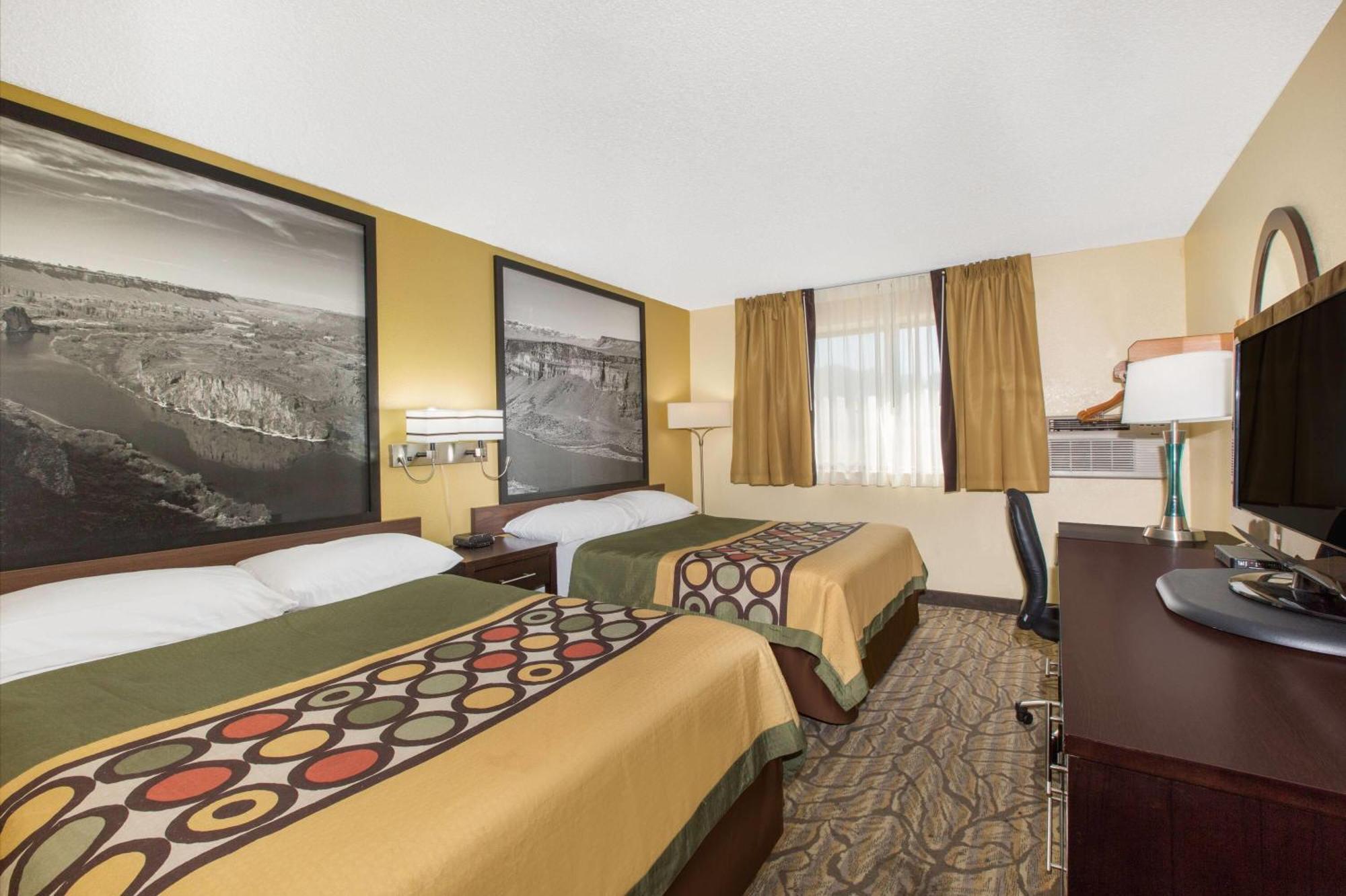 Super 8 By Wyndham Nampa Hotel Екстериор снимка