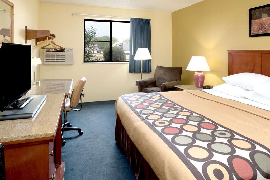 Super 8 By Wyndham Nampa Hotel Стая снимка