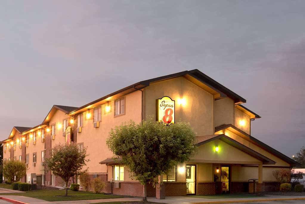Super 8 By Wyndham Nampa Hotel Екстериор снимка