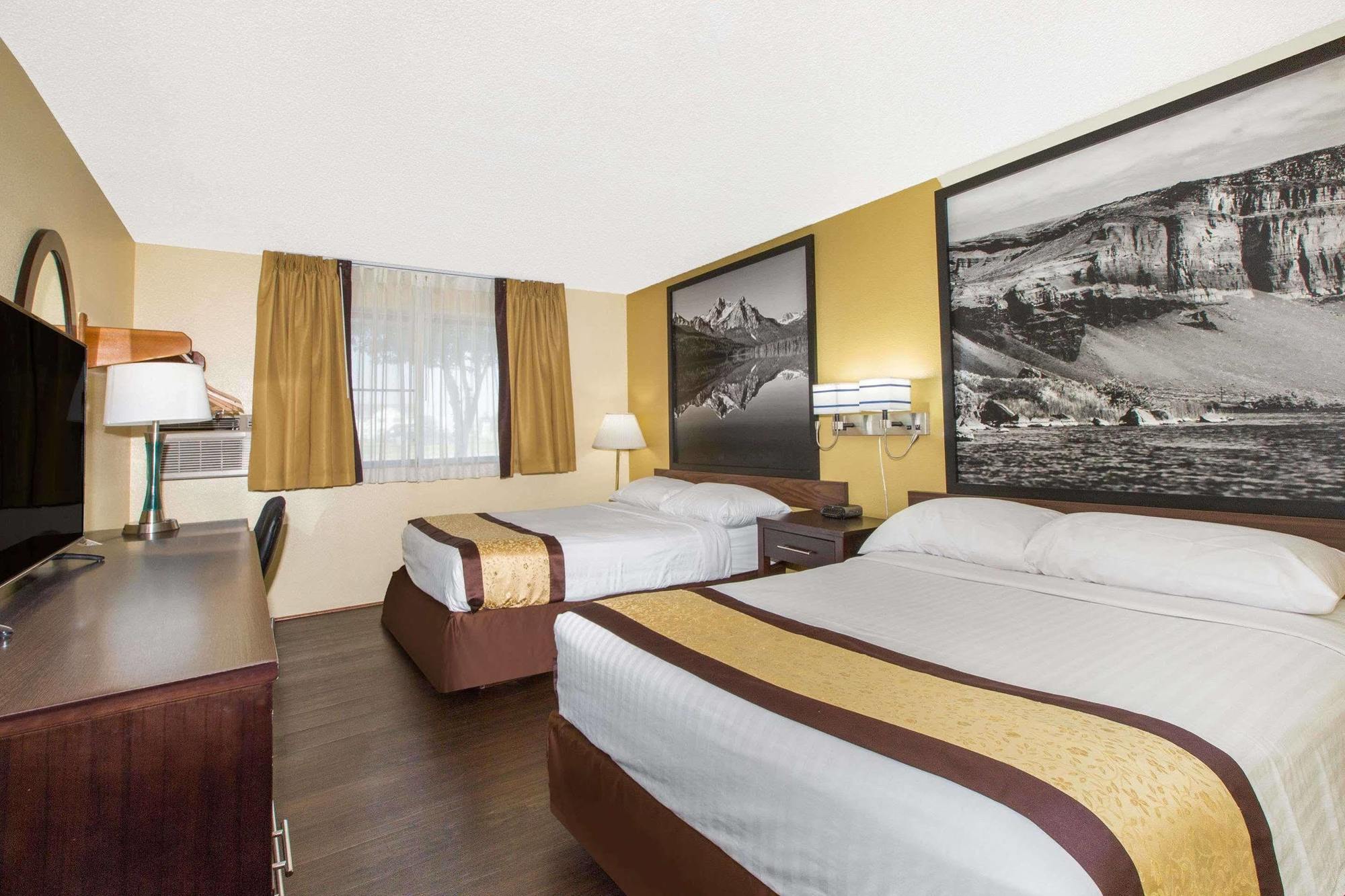 Super 8 By Wyndham Nampa Hotel Екстериор снимка