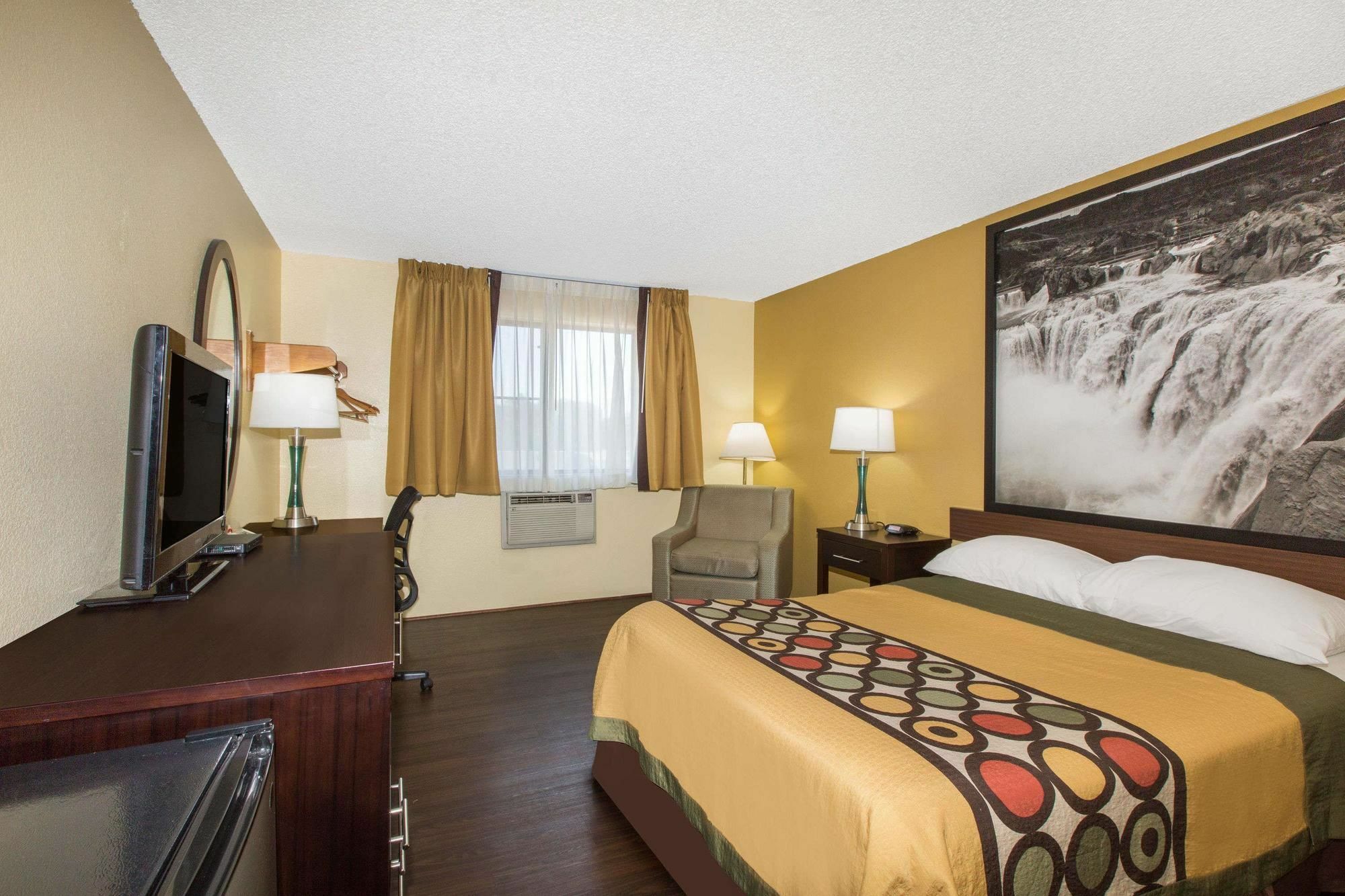 Super 8 By Wyndham Nampa Hotel Екстериор снимка